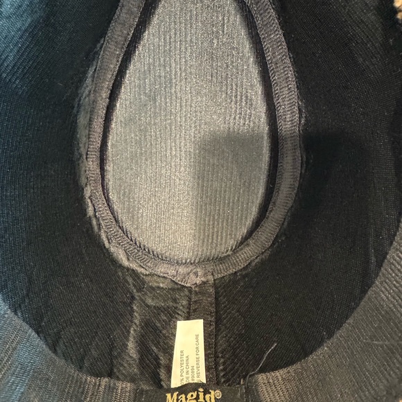 Fedora - Picture 3 of 3